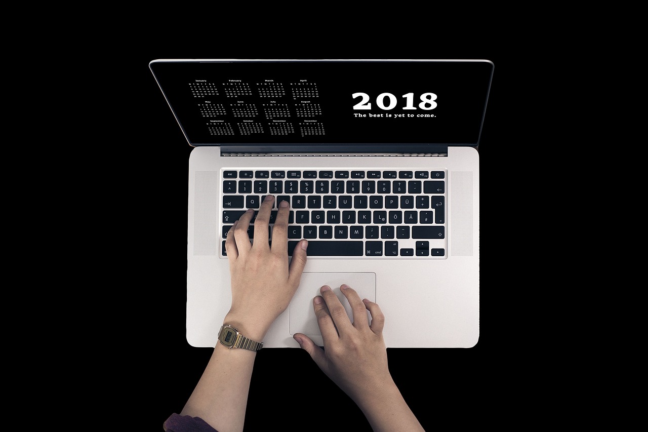 2024年视频剪辑电脑选购全指南，从配置到品牌，一台搞定你的创作需求